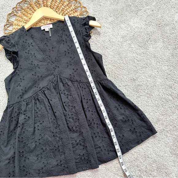 Andree By Unit Eyelet Flutter Sleeveless Floral Blouse Top Black Size S - Picture 10 of 10